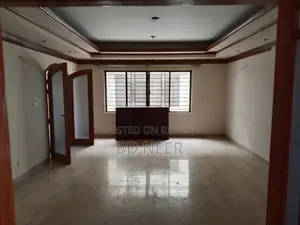 গুলশান ২ উত্তর দিকে ৩২৫০ বর্গফুটের চমৎকার ৪ বেডরুমের অ্যাপার্টমেন্ট খালি আছে
