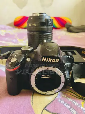 Nikon D3200 with 18-140 master zoom lens