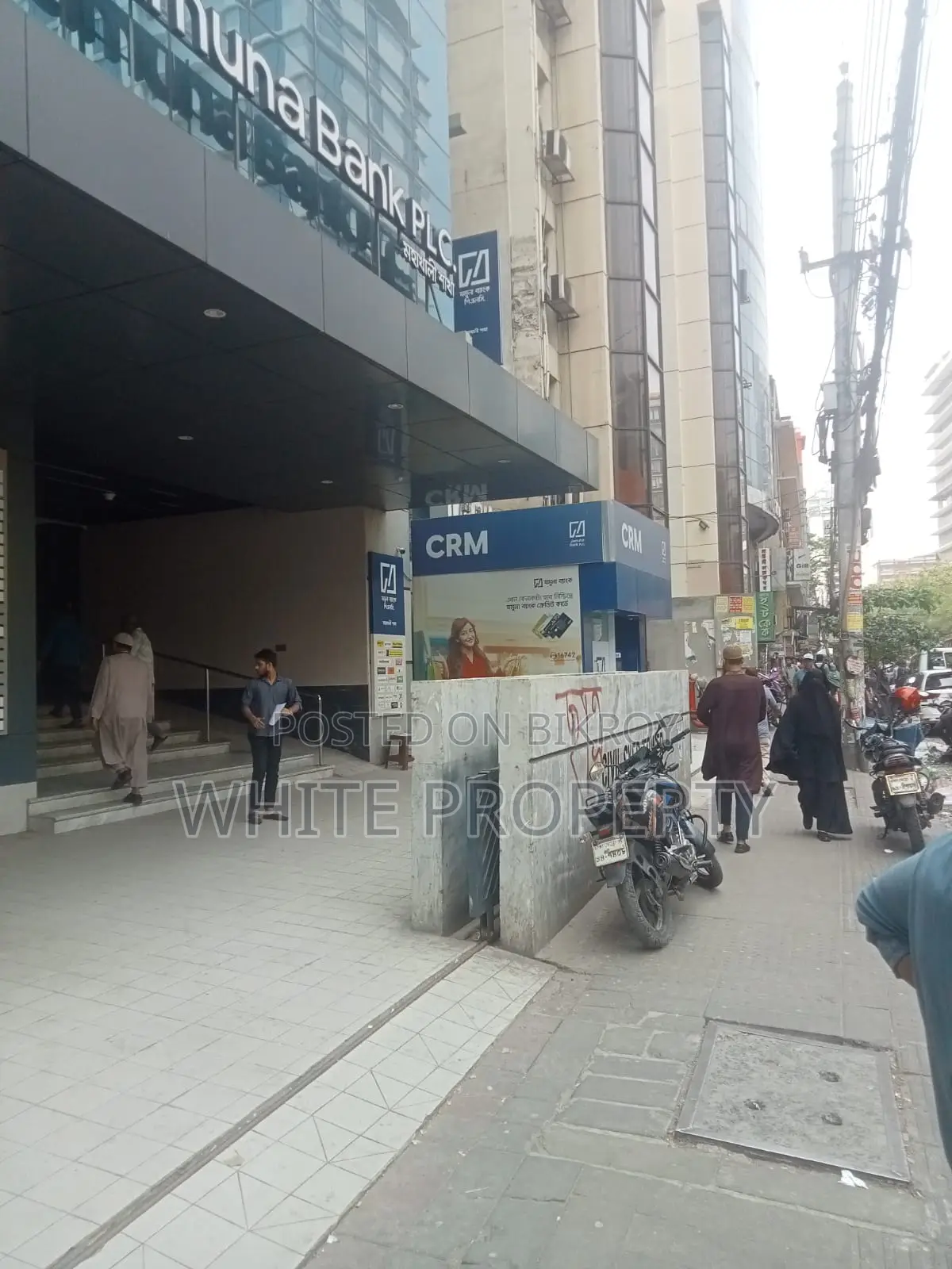 Mohakhali Link road Opposite of Hotel Zakariya