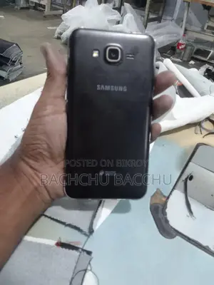 Samsung Galaxy J7 . (Used)