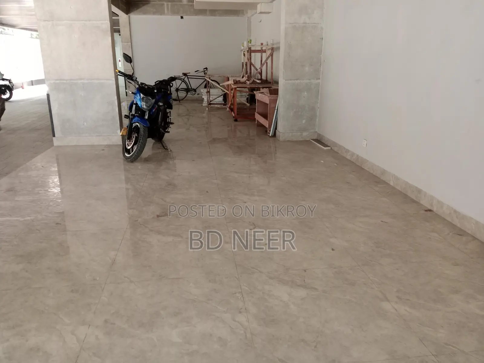 গুলশান-২ এ কফি শপ/রেস্তোরাঁ/অন্যান্য ব্যবহারের জন্য নিচতলায় ৭৫০ বর্গফুট জায়গা ভাড়া হবে