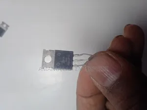 Triac Bt136/Bt136 (03 Pcs)