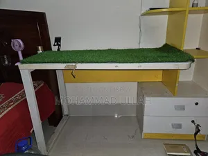 শেলফসহ কম্পিউটার টেবিল