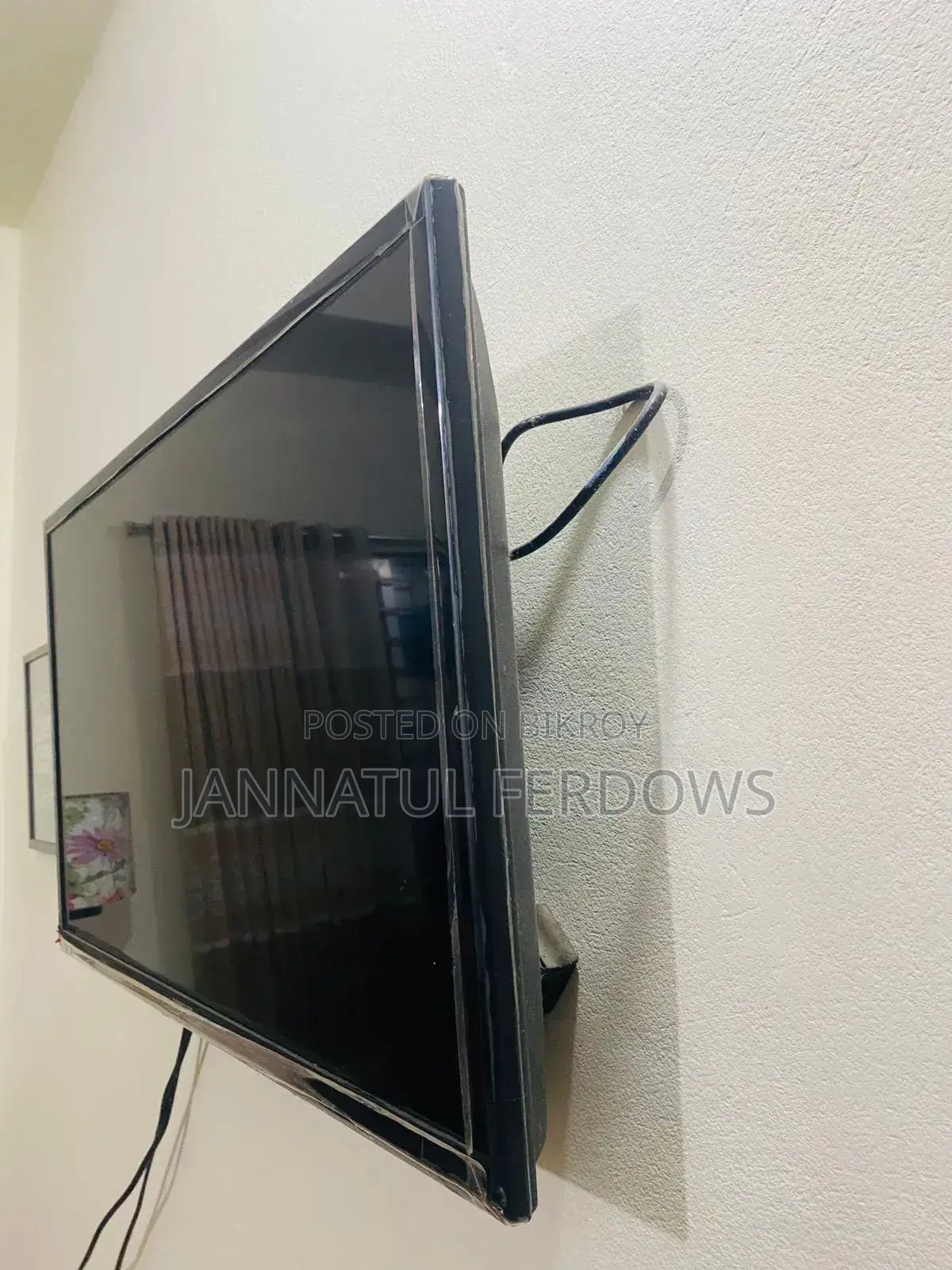 আমাদের ব্যবহৃত **Samsung 32” Led Tv** বিক্রি করা হবে।