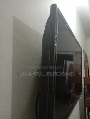 আমাদের ব্যবহৃত **Samsung 32” Led Tv** বিক্রি করা হবে।