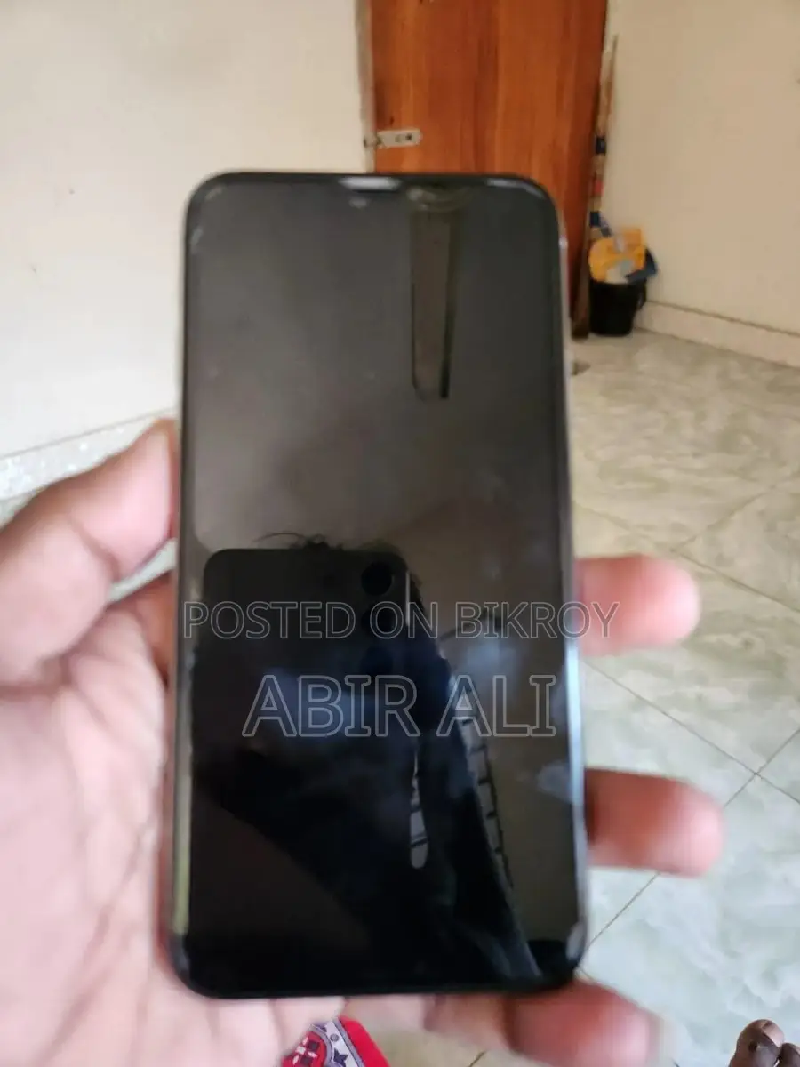 Apple iPhone X . (Used)