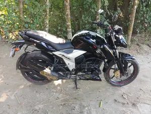 TVS Apache RTR 160 . 2023