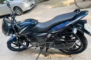 Bajaj Pulsar 150 . 2017