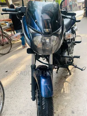 Bajaj Pulsar 150 . 2017