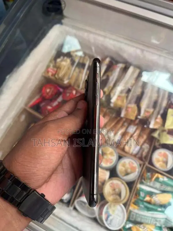 Apple iPhone 11 Pro Max (Used)