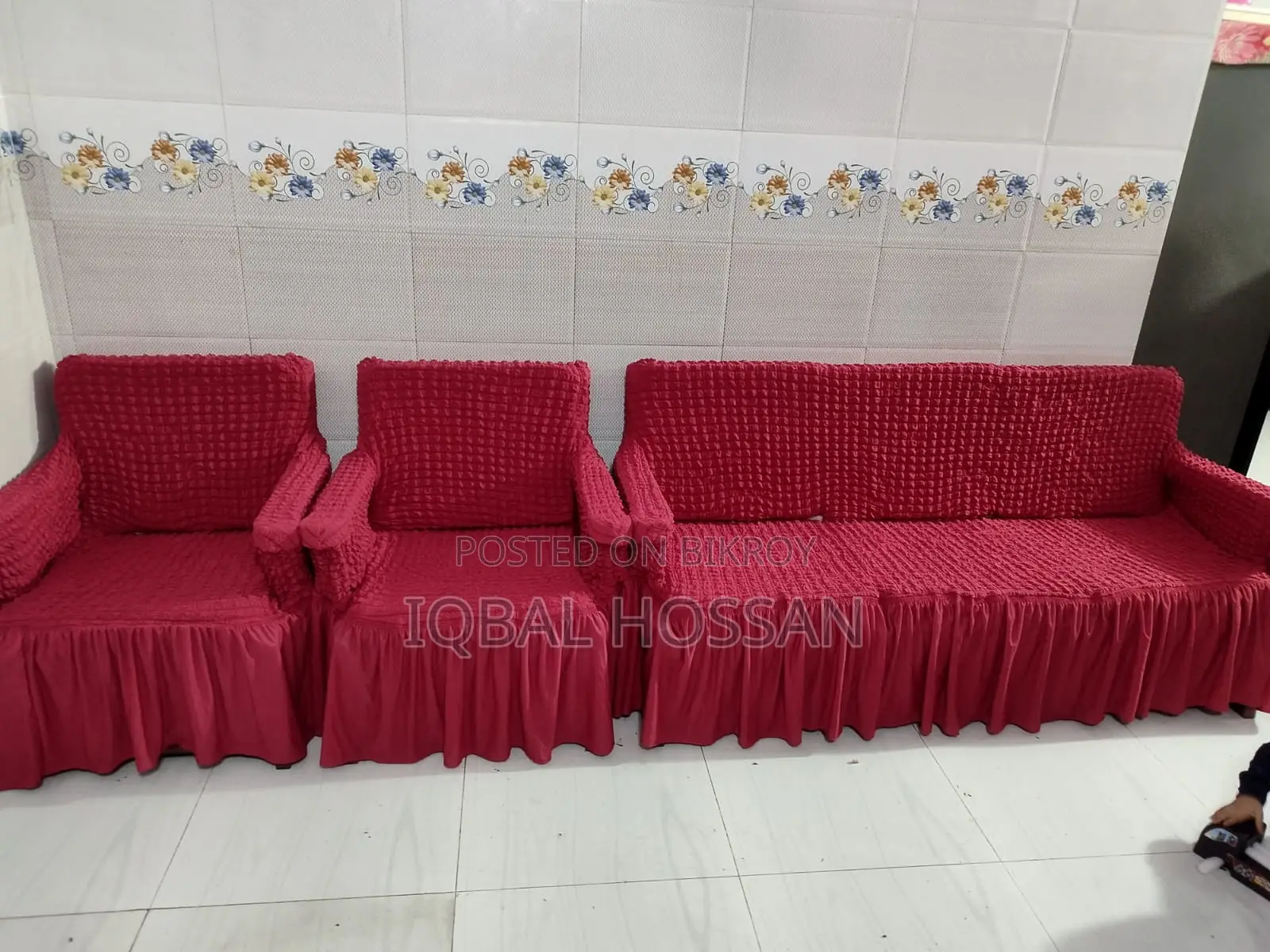 তুর্কি সোফা কভার সরাসরি কারখানা থেকে কুরিয়ারে হোম ডেলিভারি দেয়া হয়।
