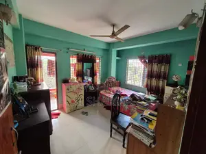 1000 Sq Ft Ready Flat for Sale