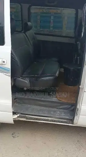 Toyota Noah 2006