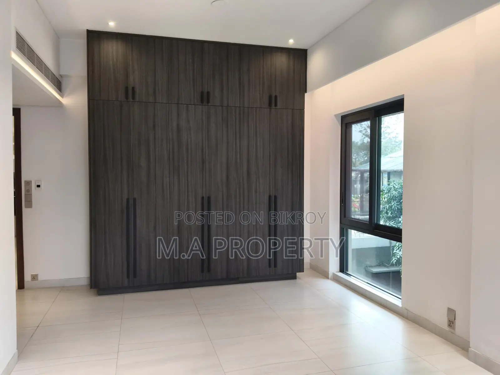 Rent 4-Bed Apartment 4500sqft 2-Carpark Gulshan North