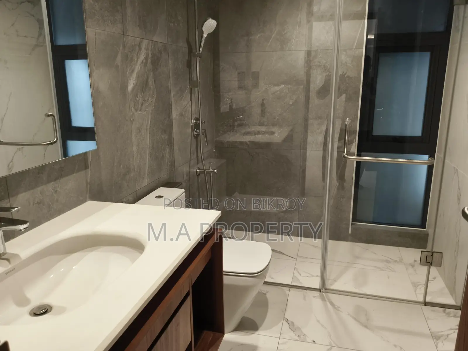 Rent 4-Bed Apartment 4500sqft 2-Carpark Gulshan North