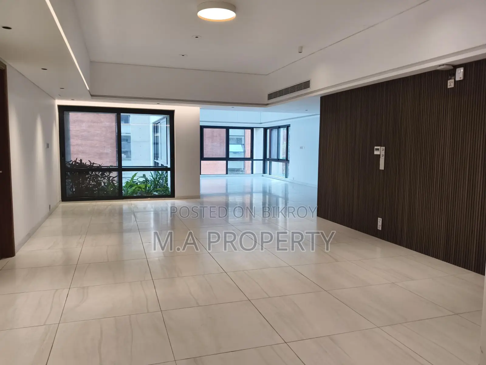 Rent 4-Bed Apartment 4500sqft 2-Carpark Gulshan North