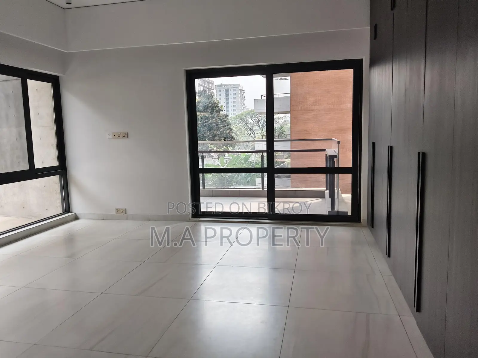 Rent 4-Bed Apartment 4500sqft 2-Carpark Gulshan North