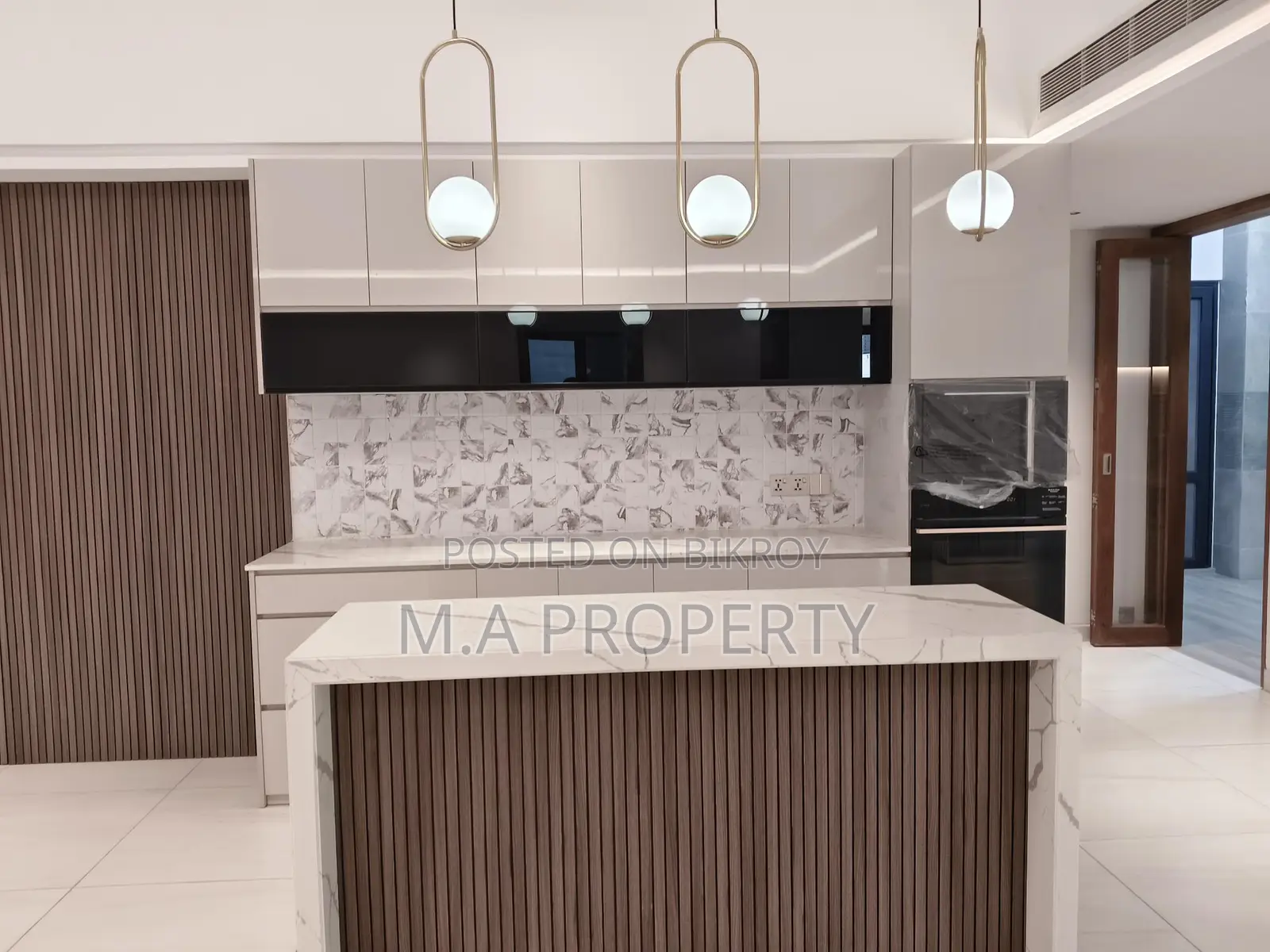 Rent 4-Bed Apartment 4500sqft 2-Carpark Gulshan North