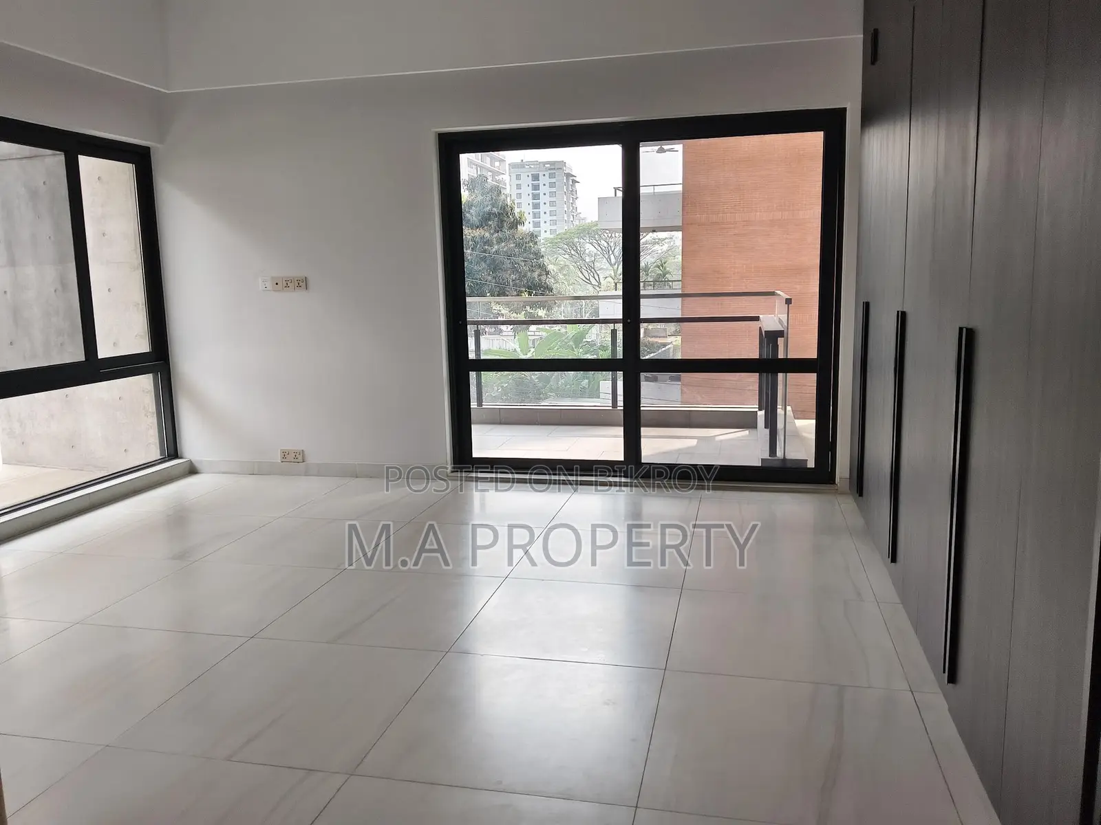 Rent 4-Bed Apartment 4500sqft 2-Carpark Gulshan North