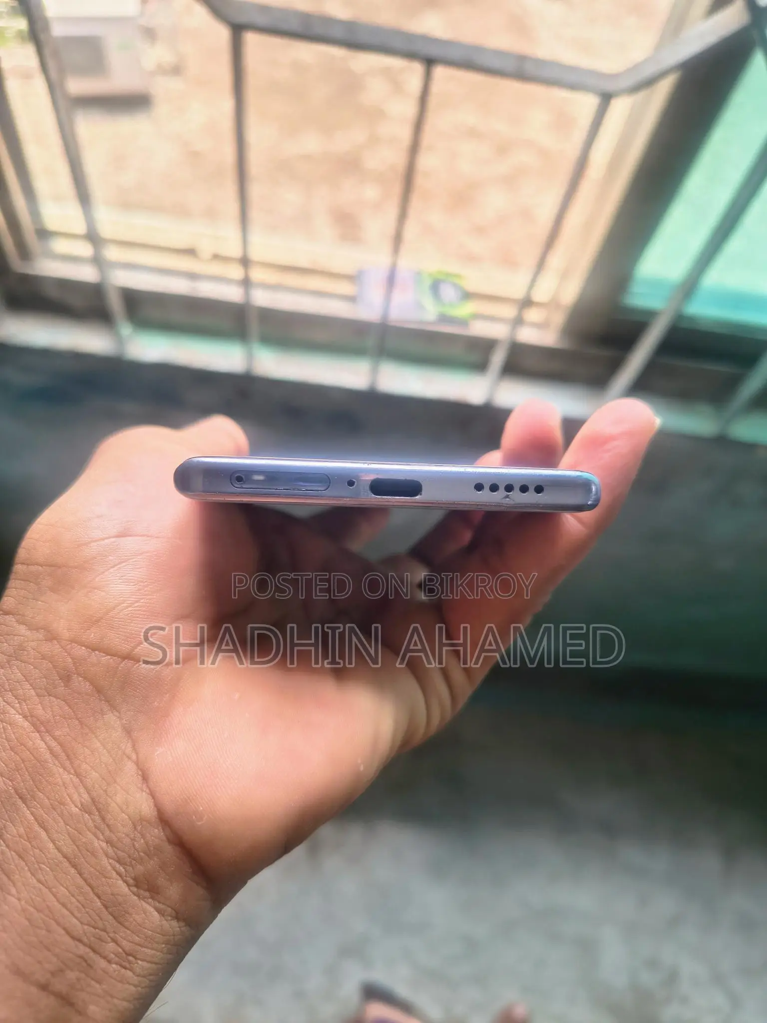 Vivo V29 5G 8GB/128GB (Used)