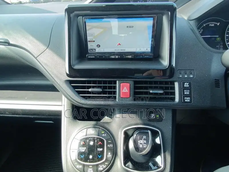 Toyota Noah 2021