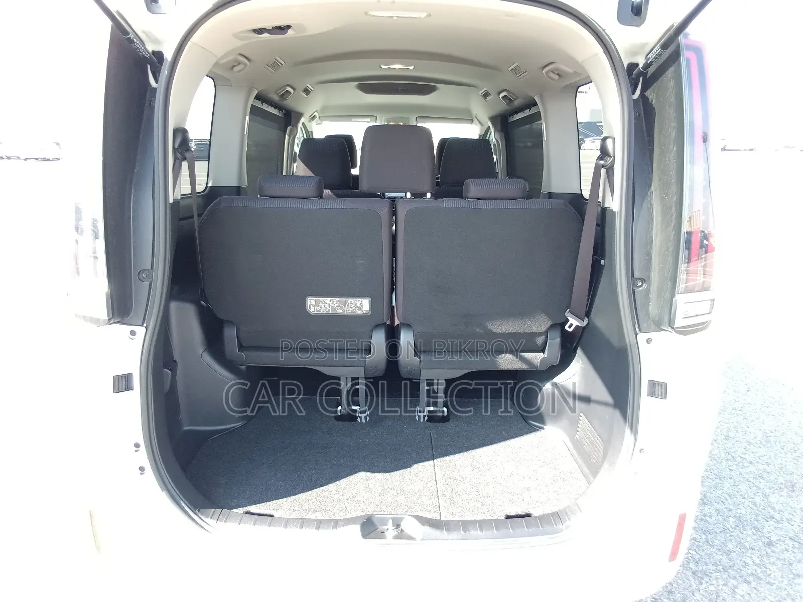 Toyota Noah 2021