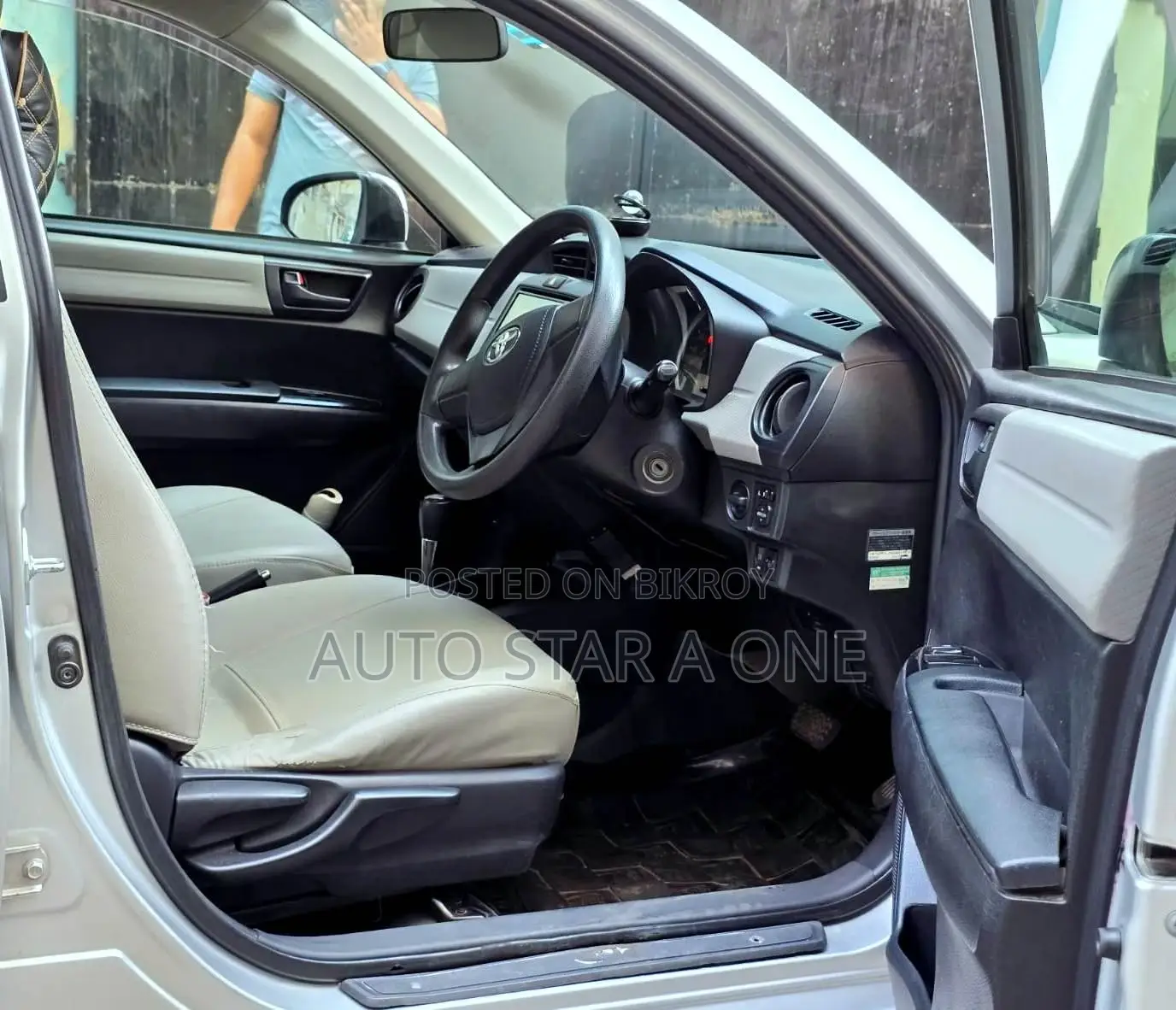 Toyota Axio Corolla X Cng 2013