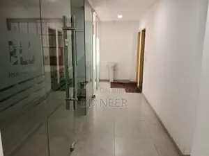 গুলশান ১-এ ৩৪০০ বর্গফুটের বাণিজ্যিক সেমি ফার্নিশড অফিস স্পেস ভাড়ার জন্য