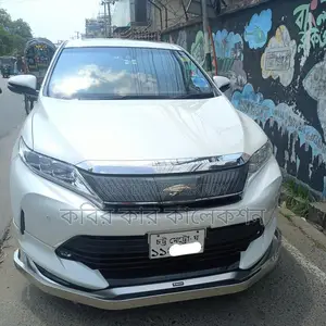 Toyota Harrier advance premium 2019
