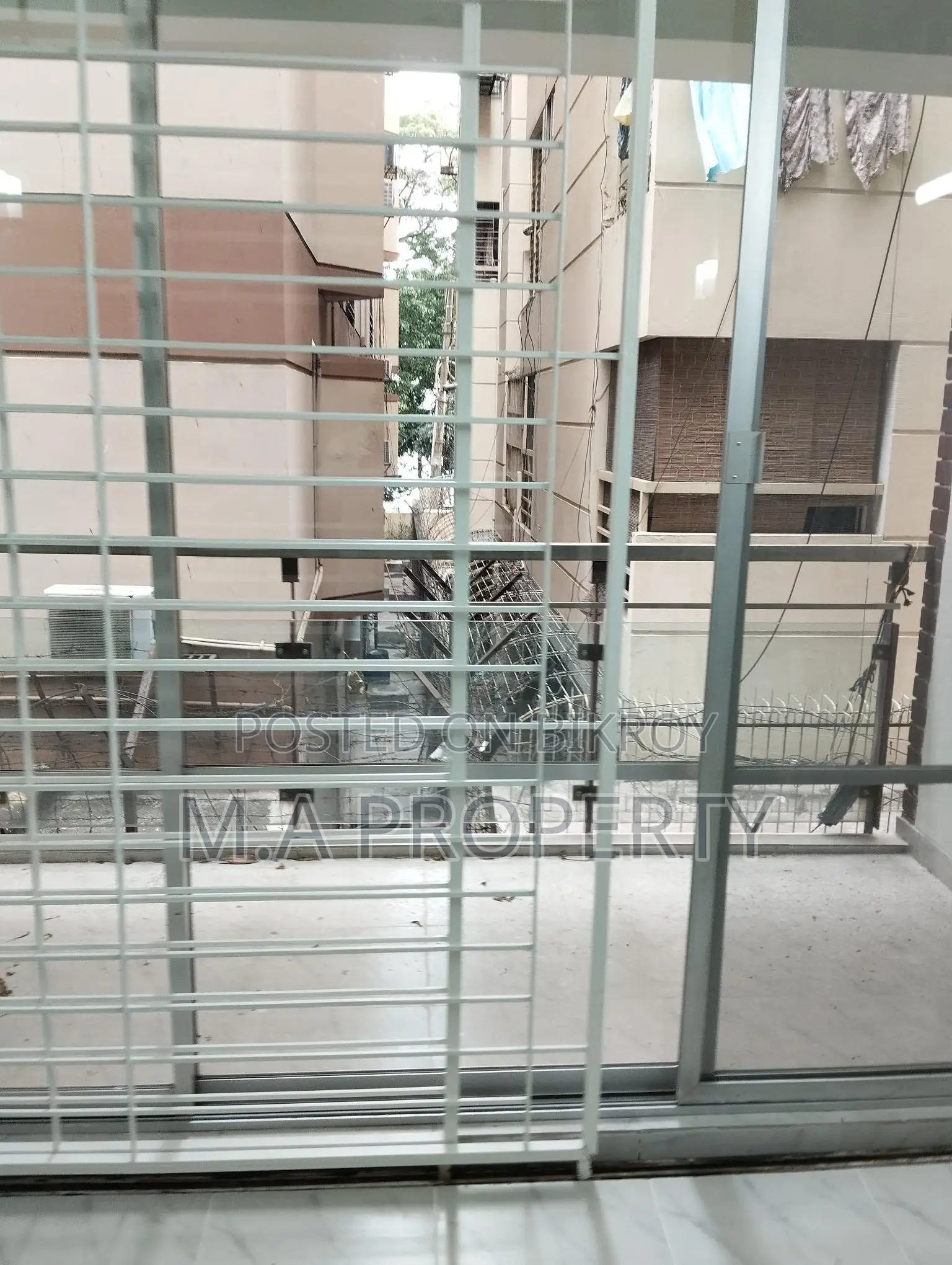 GOOD QUALITY UNFURNISHED FLAT RENT IN GULSHAN 2