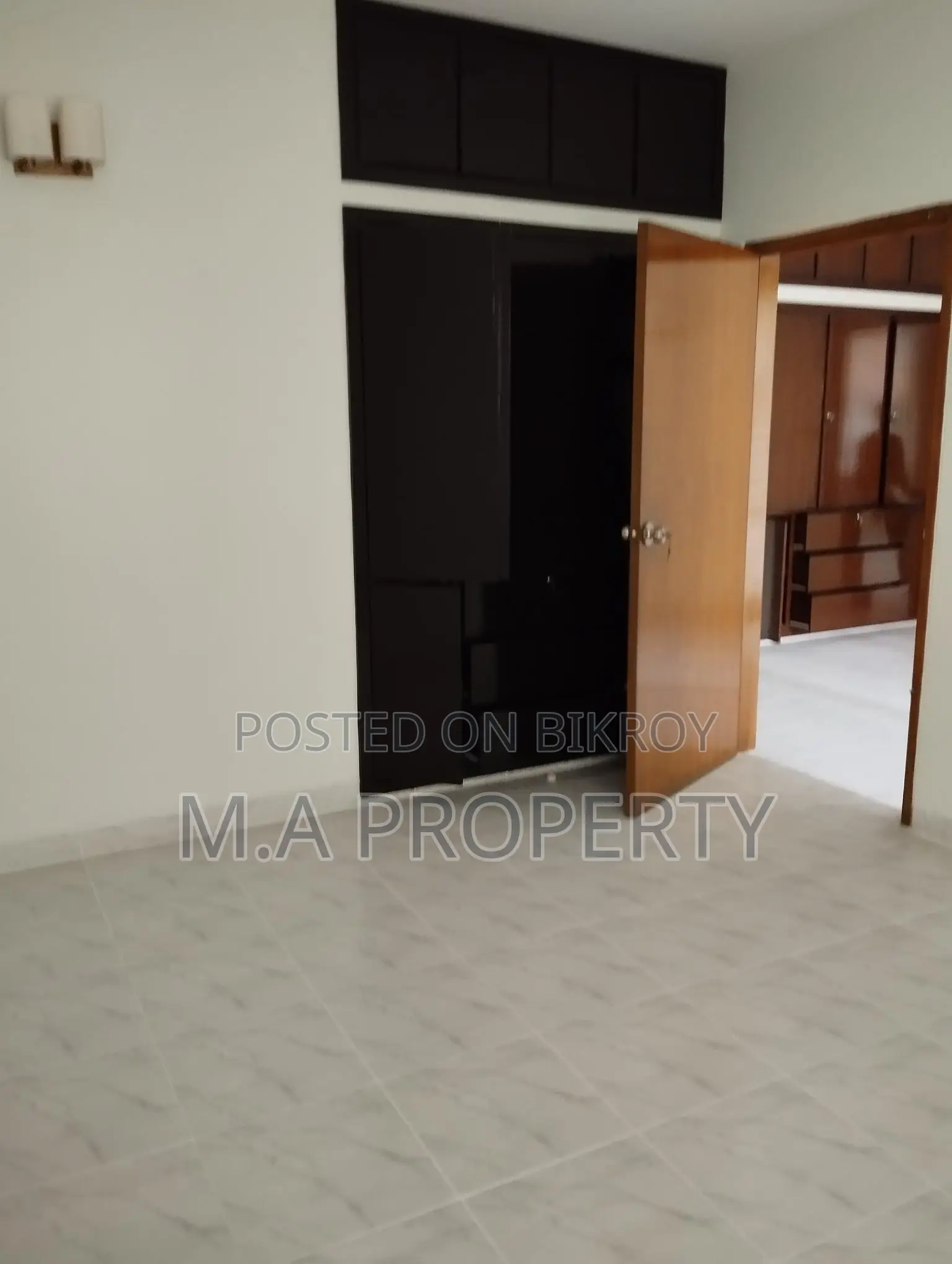 GOOD QUALITY UNFURNISHED FLAT RENT IN GULSHAN 2