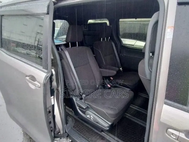 Toyota Noah G PKG HYB 4.5 POINT 2021
