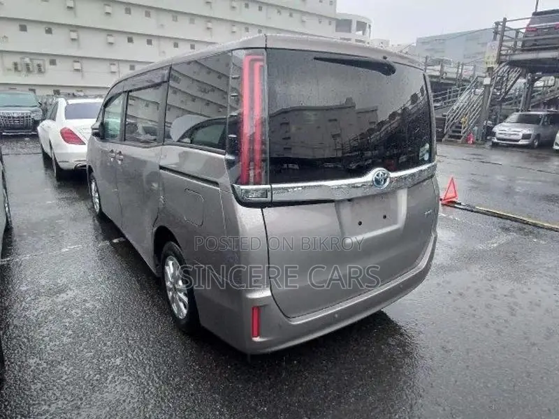 Toyota Noah G PKG HYB 4.5 POINT 2021