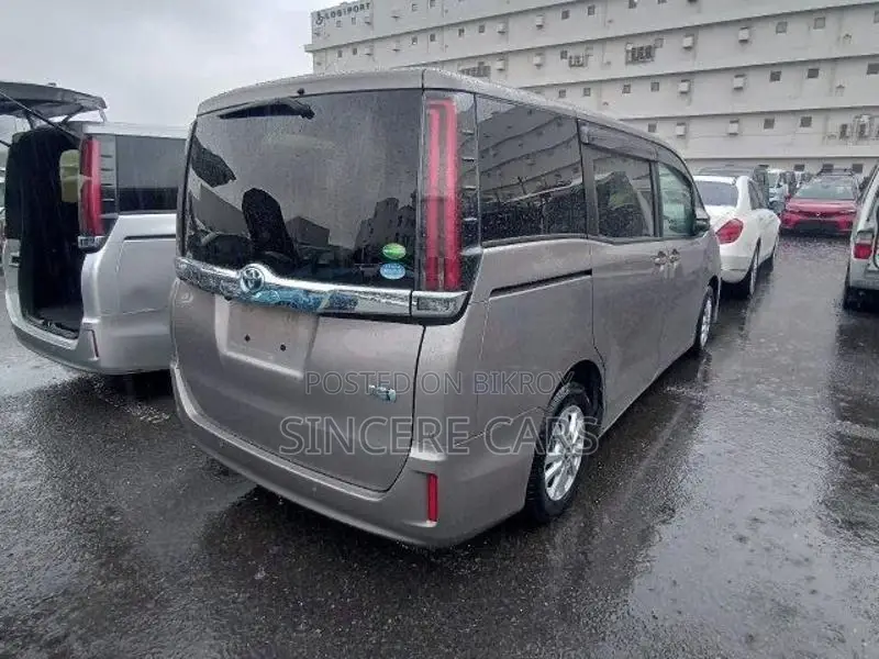 Toyota Noah G PKG HYB 4.5 POINT 2021