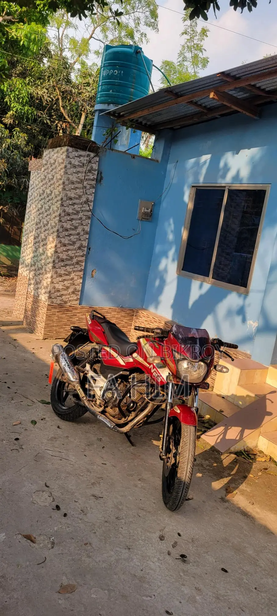 Bajaj Pulsar 150 . 2012