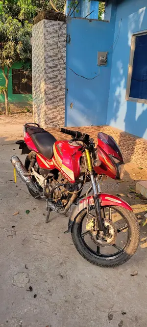 Bajaj Pulsar 150 . 2012