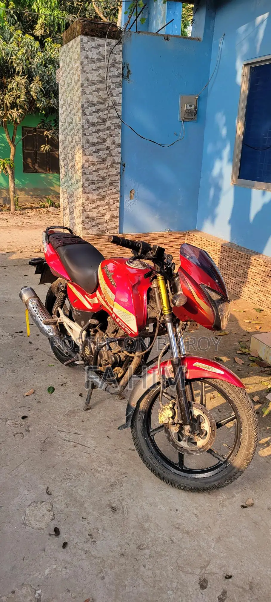 Bajaj Pulsar 150 . 2012