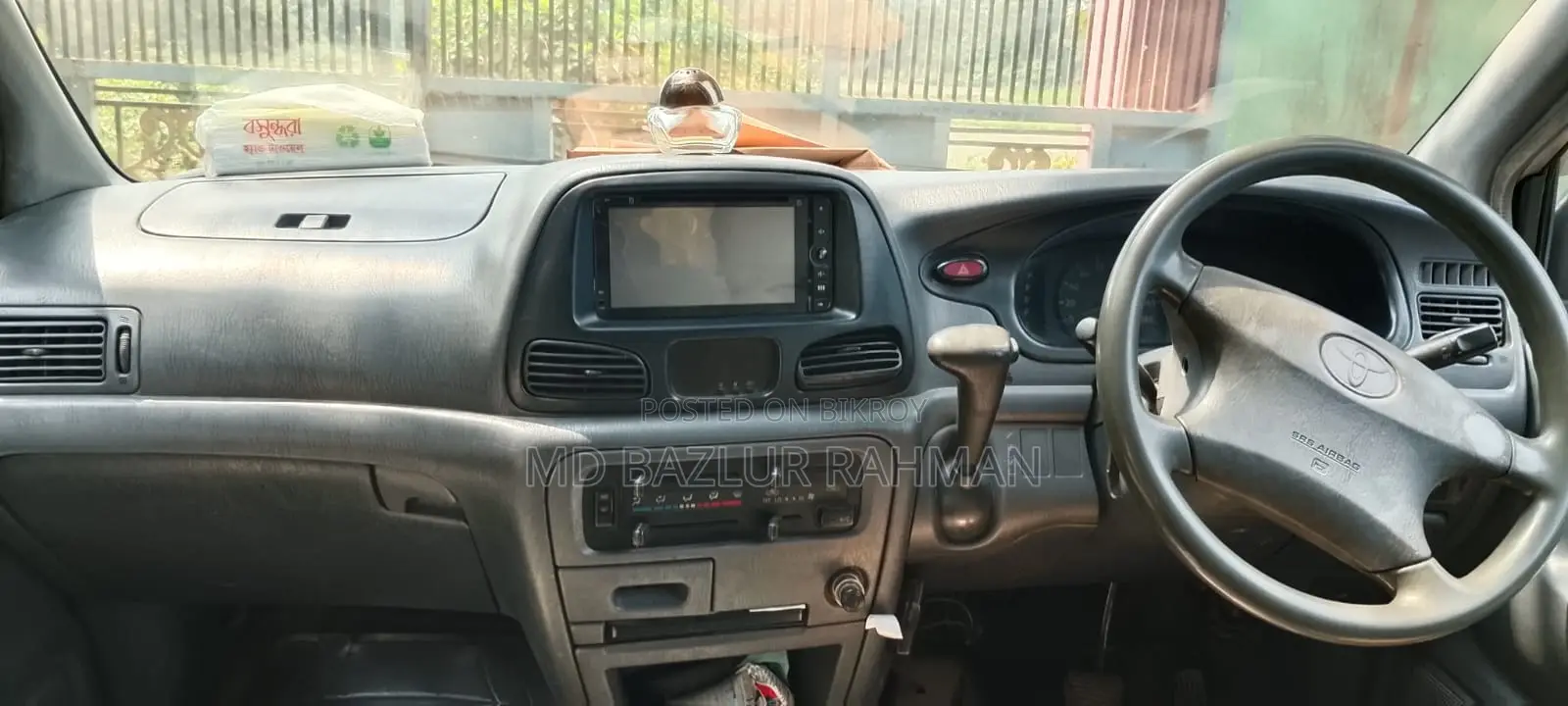 Toyota Noah 2003