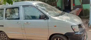 Toyota Noah 2003