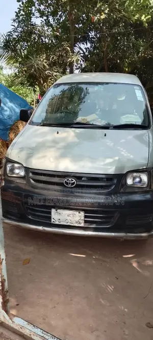 Toyota Noah 2003