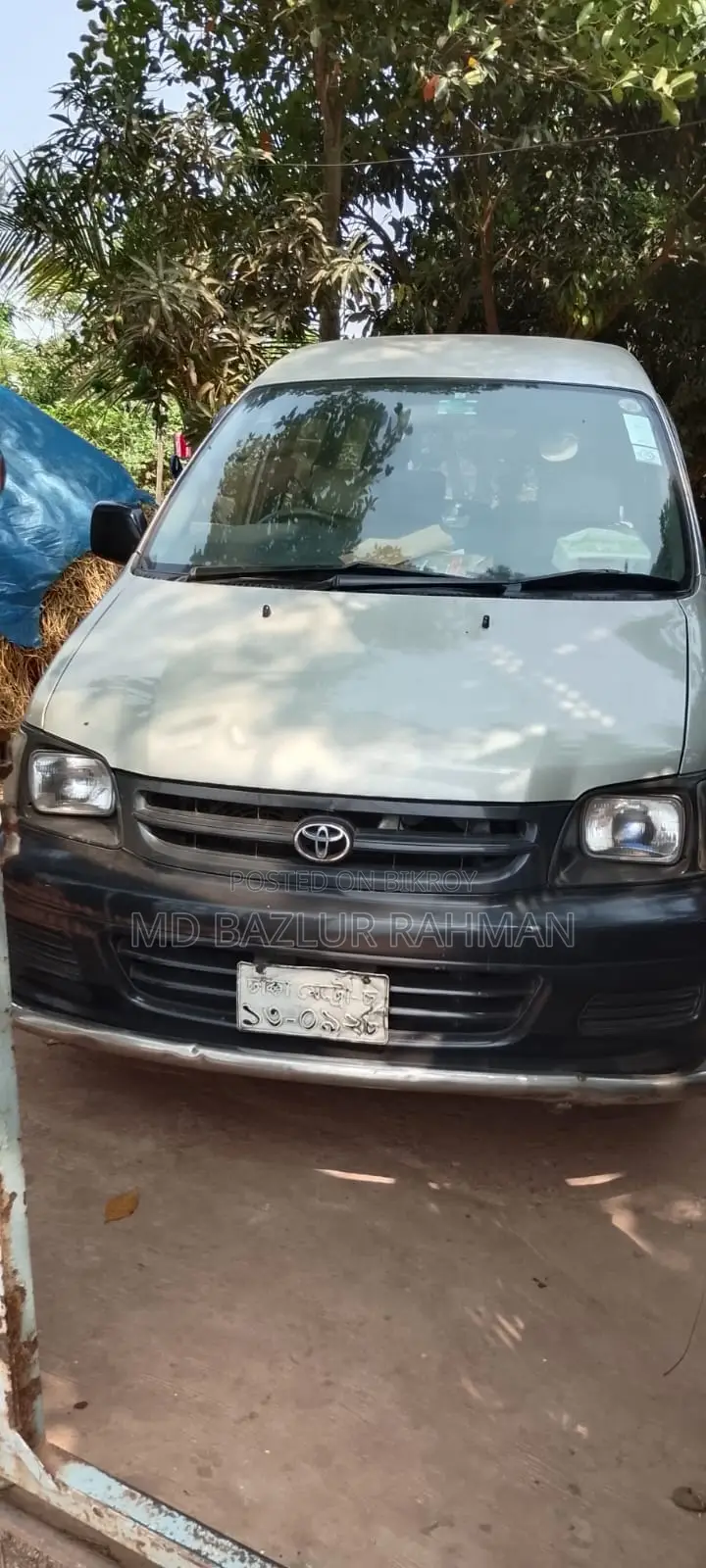 Toyota Noah 2003