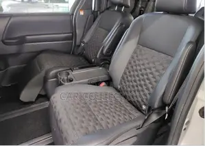 Toyota Voxy SZ, PEARL ARO KIT 2023