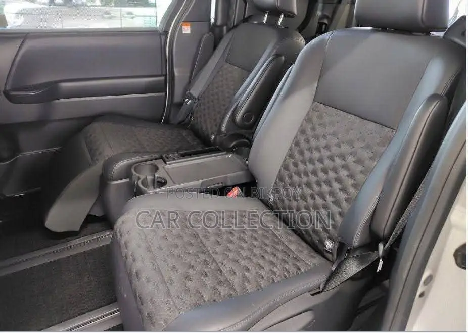 Toyota Voxy SZ, PEARL ARO KIT 2023