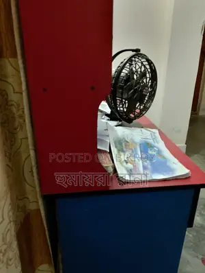 ব্যবহৃত মাল্টিফাংশনাল স্টাডি টেবিল স্টোরেজ শেলফসহ, ভালো কন্ডিশন
