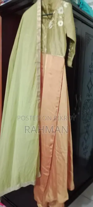 ফ্যাশনেবল ড্রেস