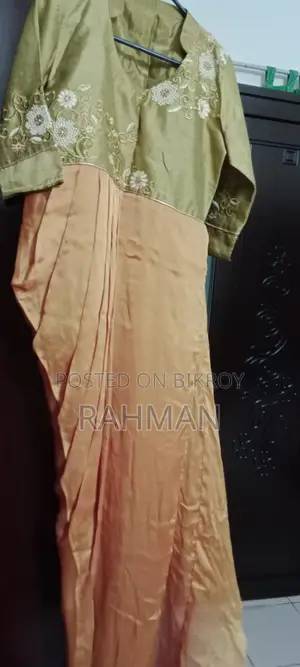 ফ্যাশনেবল ড্রেস