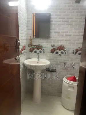 One room sublet available for a couple or 2 women