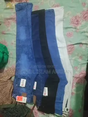 পাইকারি দামে প্যন্ট বিক্রয়