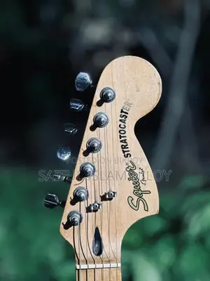 Squire Fender Stratocaster - Indonesia