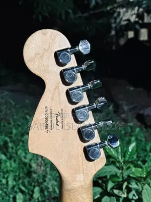 Squire Fender Stratocaster - Indonesia